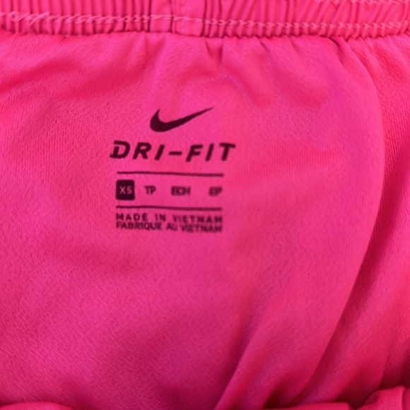 hot pink xs nike shorts - Picture 3 of 3